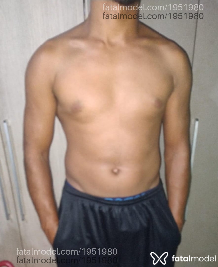 Acompanhante homem morena (o) de olhos castanhos - Alexandre Acompanhante homem morena (o) de olhos castanhos - Alexandre