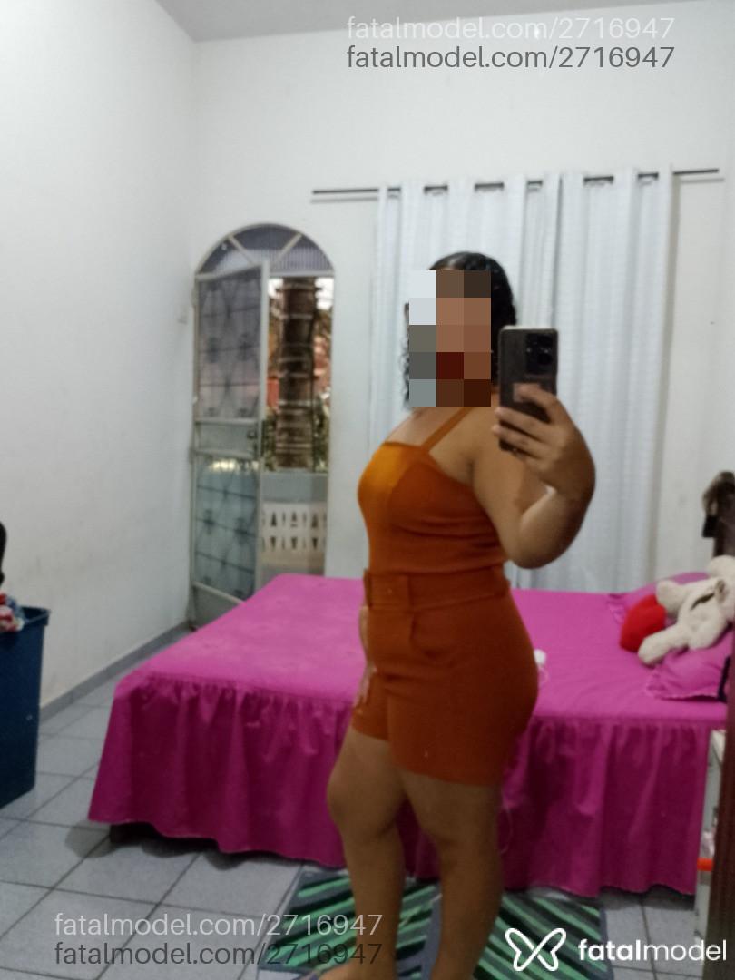 Acompanhante mulher morena (o) de olhos pretos - Liz