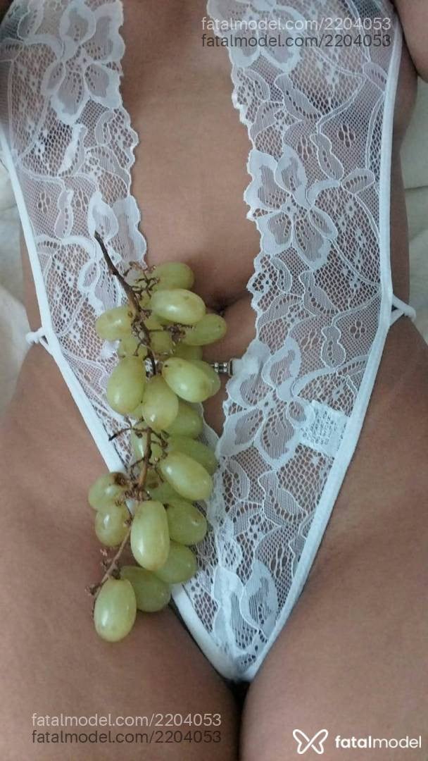 Acompanhante mulher morena (o) de olhos pretos - Allana