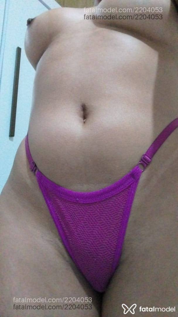 Acompanhante mulher morena (o) de olhos pretos - Allana