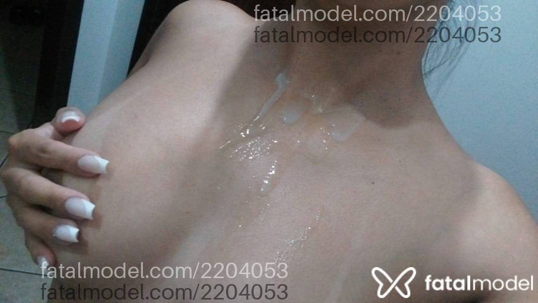 Acompanhante mulher morena (o) de olhos pretos - Allana