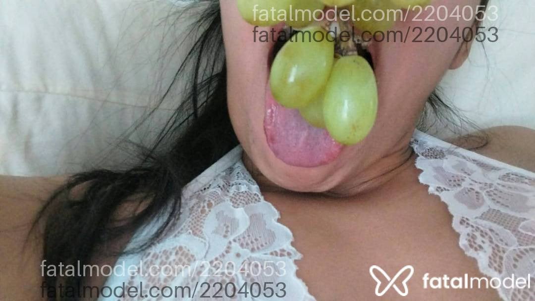 Acompanhante mulher morena (o) de olhos pretos - Allana