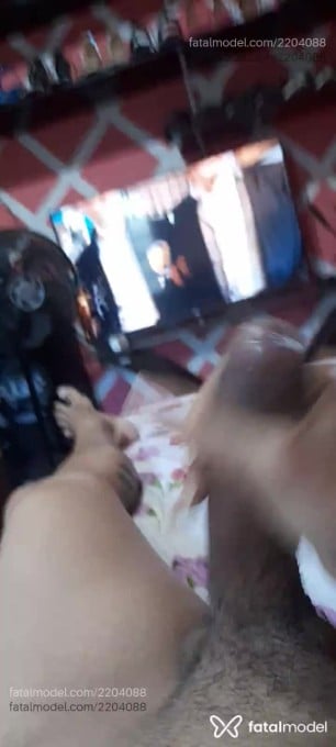 Acompanhante não-binário morena (o) de olhos pretos - Carla Priscylla Acompanhante não-binário morena (o) de olhos pretos - Carla Priscylla