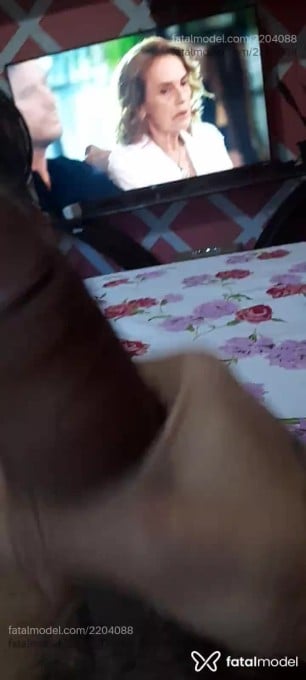 Acompanhante não-binário morena (o) de olhos pretos - Carla Priscylla Acompanhante não-binário morena (o) de olhos pretos - Carla Priscylla