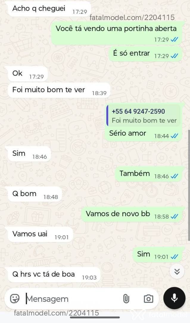Acompanhante mulher trans morena (o) de olhos pretos - Karol Freitas