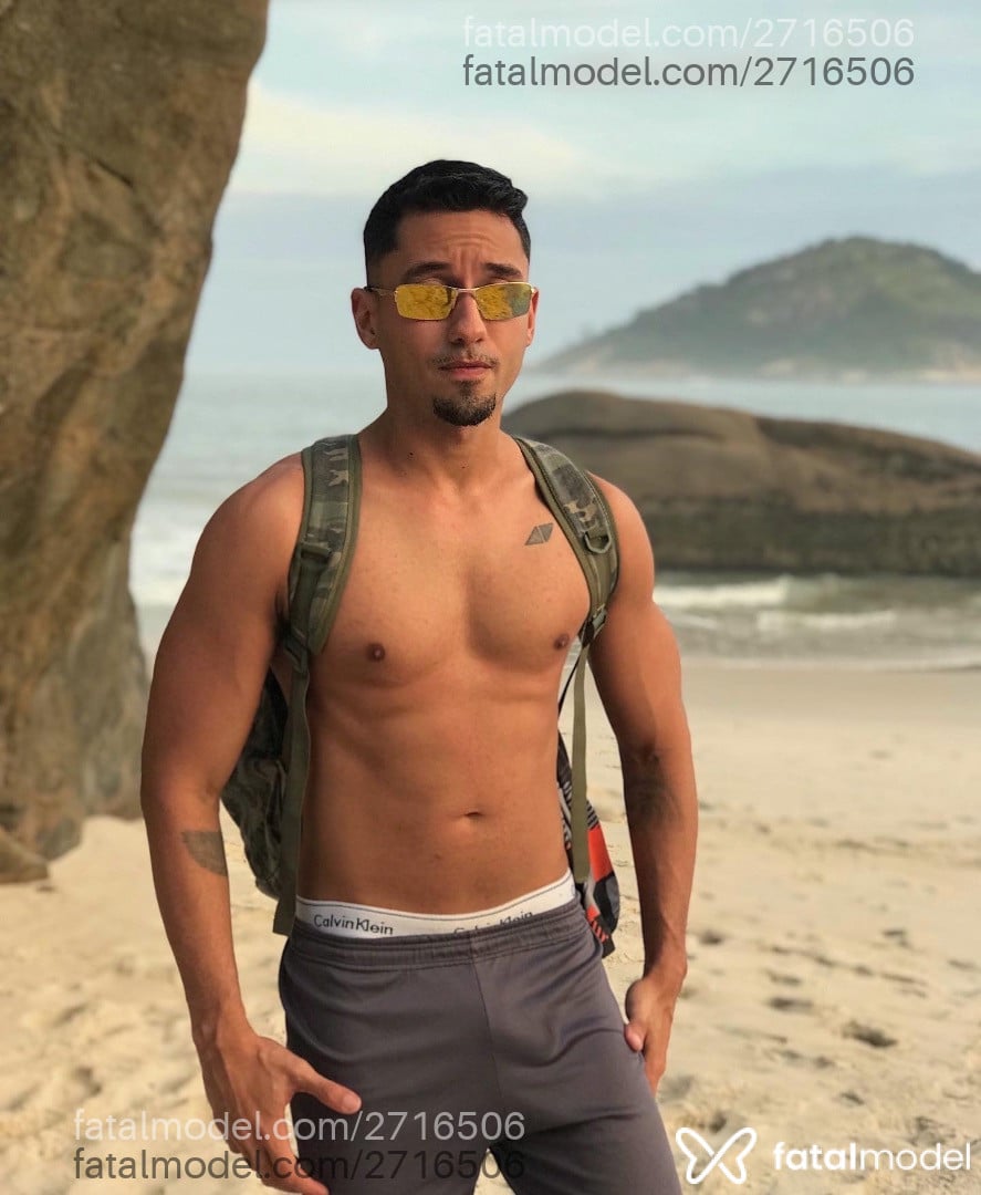 Acompanhante homem com cabelo castanho de olhos castanhos em Rio de Janeiro - Lobinho