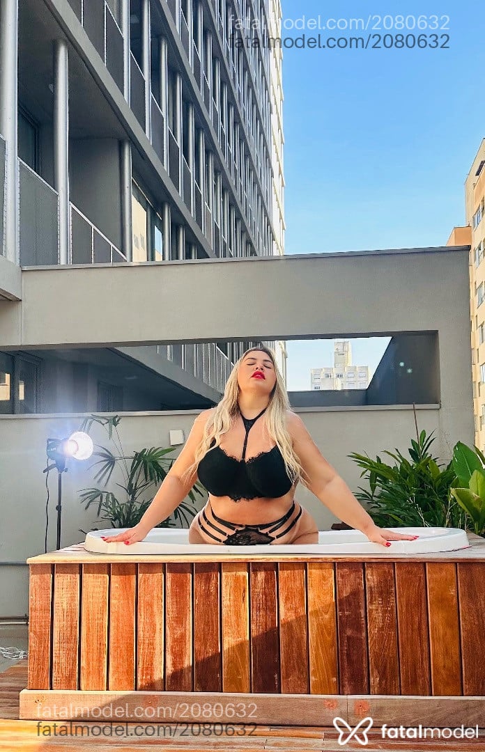 Acompanhante mulher loira (o) de olhos verdes em Bauru - Sophia Lins