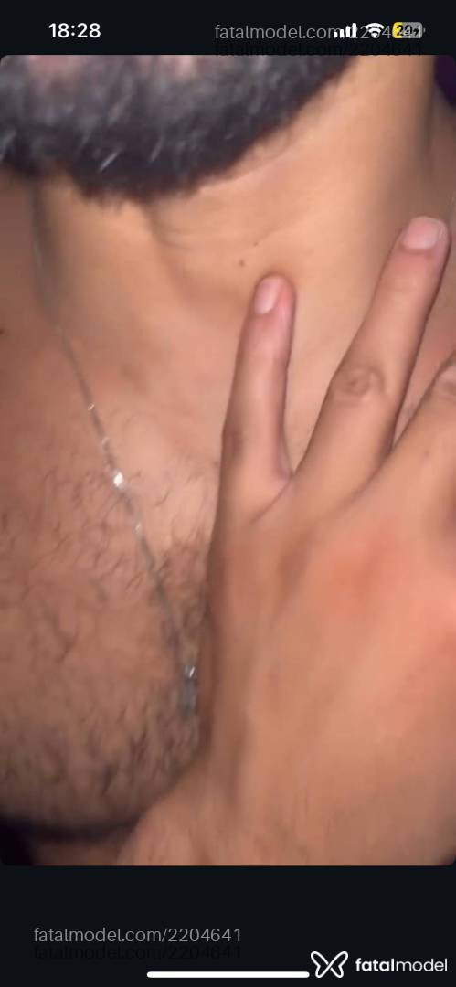 Acompanhante homem morena (o) de olhos castanhos em Maringá - Medeiros