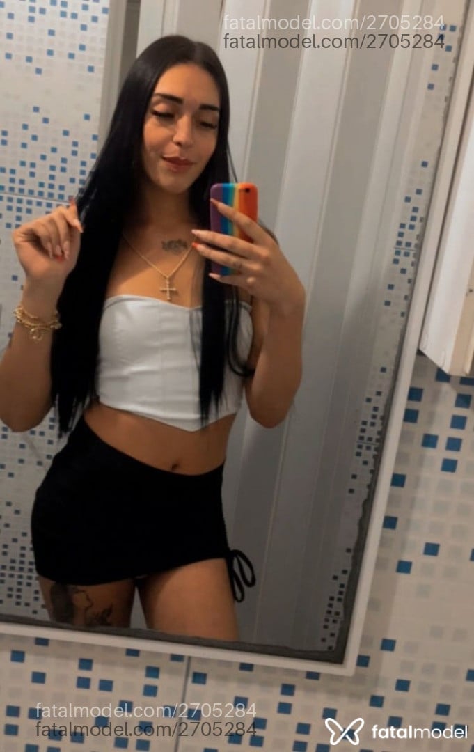 Acompanhante mulher trans morena (o) de olhos castanhos em Porto Alegre - Vitoria Nolasco