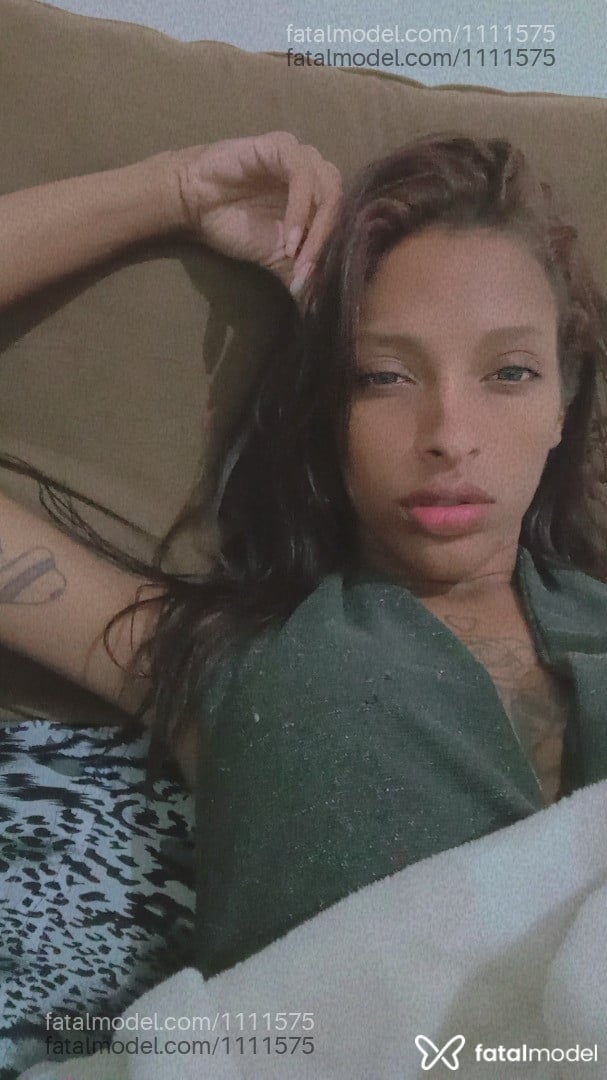 Acompanhante travesti com cabelo castanho de olhos mel em Cariacica Acompanhante travesti com cabelo castanho de olhos mel em Cariacica - Gabrielly Gomes