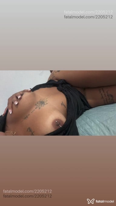 Acompanhante mulher morena (o) de olhos castanhos - Lara Falcão Acompanhante mulher morena (o) de olhos castanhos - Lara Falcão