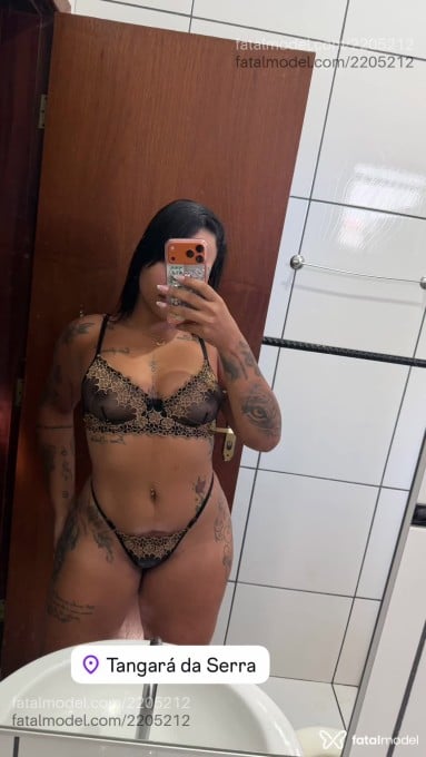 Acompanhante mulher morena (o) de olhos castanhos - Lara Falcão Acompanhante mulher morena (o) de olhos castanhos - Lara Falcão