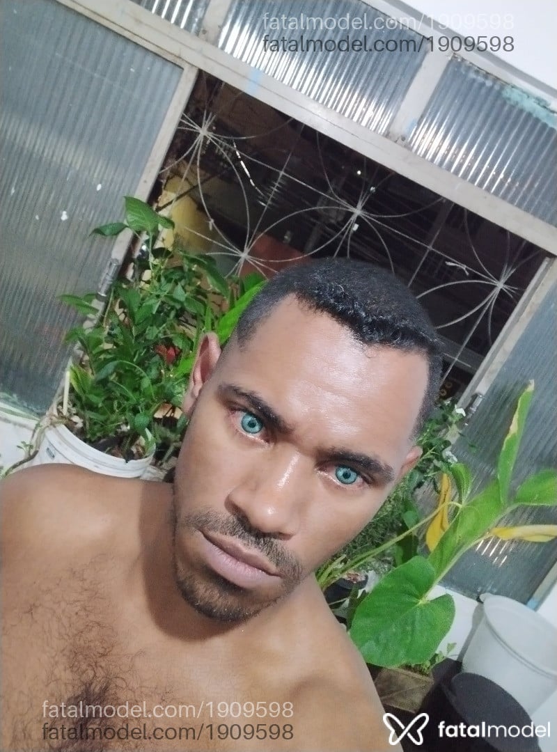 Acompanhante homem morena (o) de olhos pretos em Colatina Acompanhante homem morena (o) de olhos pretos em Colatina - RAIZO