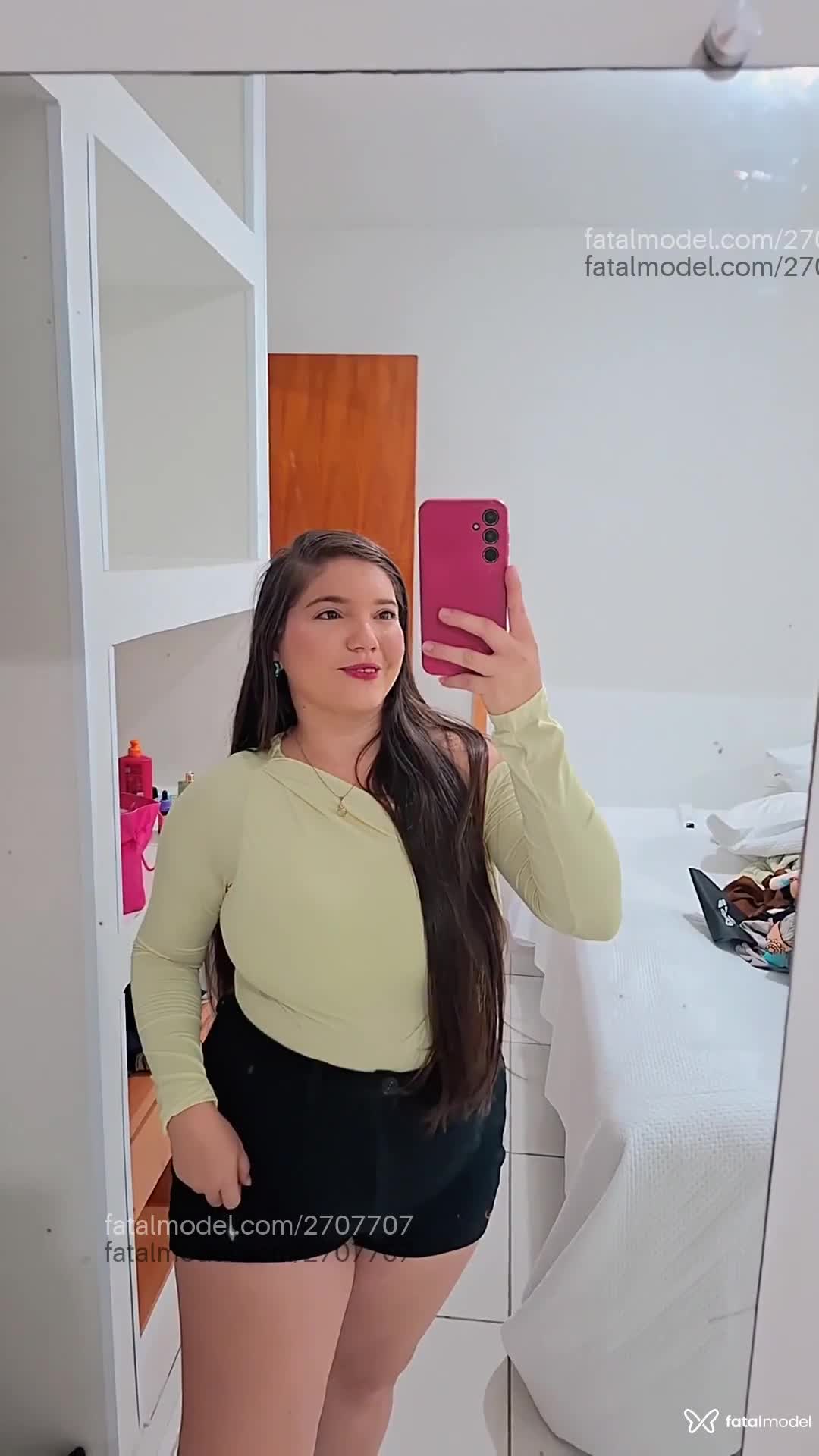 Acompanhante mulher com cabelo castanho de olhos castanhos em Fortaleza - Lis Lima