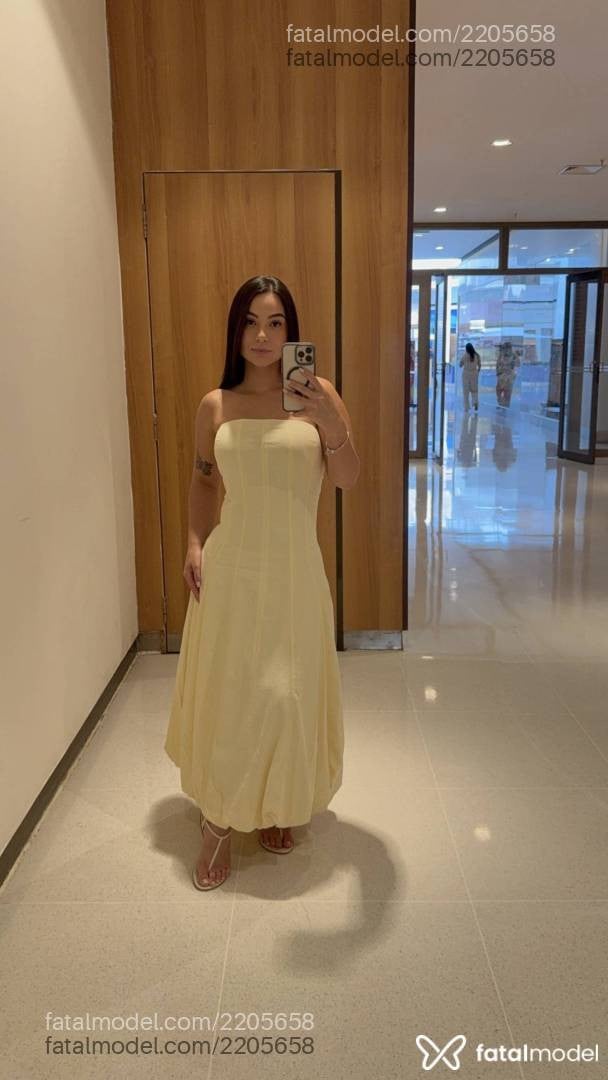 Acompanhante mulher morena (o) de olhos pretos - Lorena