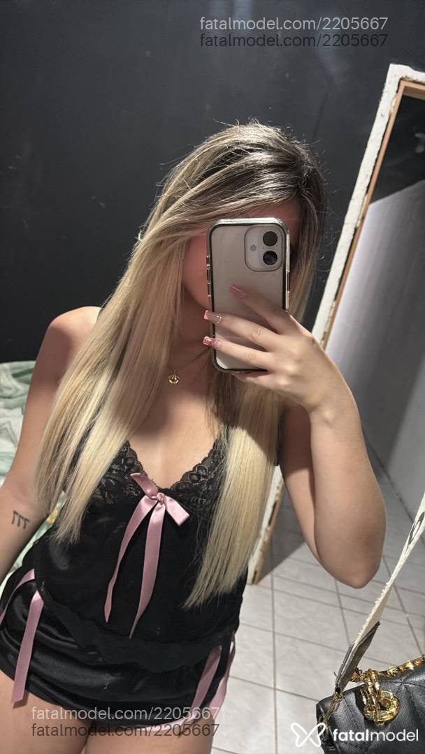 Acompanhante mulher loira (o) de olhos castanhos em Porto Alegre - Lis Bella