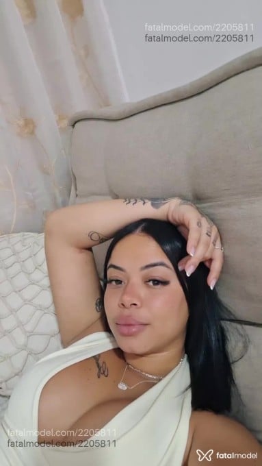 Acompanhante mulher morena (o) de olhos castanhos - Mello Acompanhante mulher morena (o) de olhos castanhos - Mello