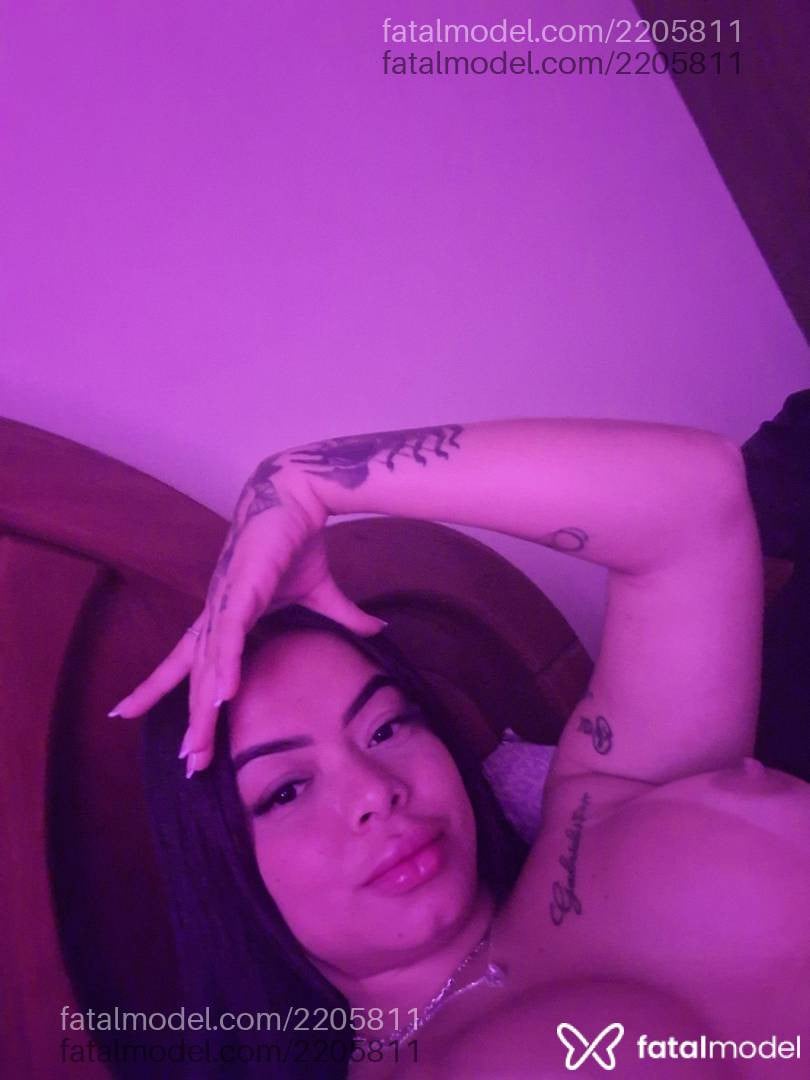Acompanhante mulher morena (o) de olhos castanhos - Mello Acompanhante mulher morena (o) de olhos castanhos - Mello