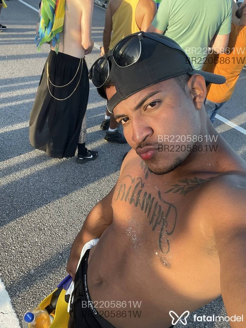 Acompanhante homem morena (o) de olhos pretos em São Paulo Acompanhante homem morena (o) de olhos pretos em São Paulo - Henrique
