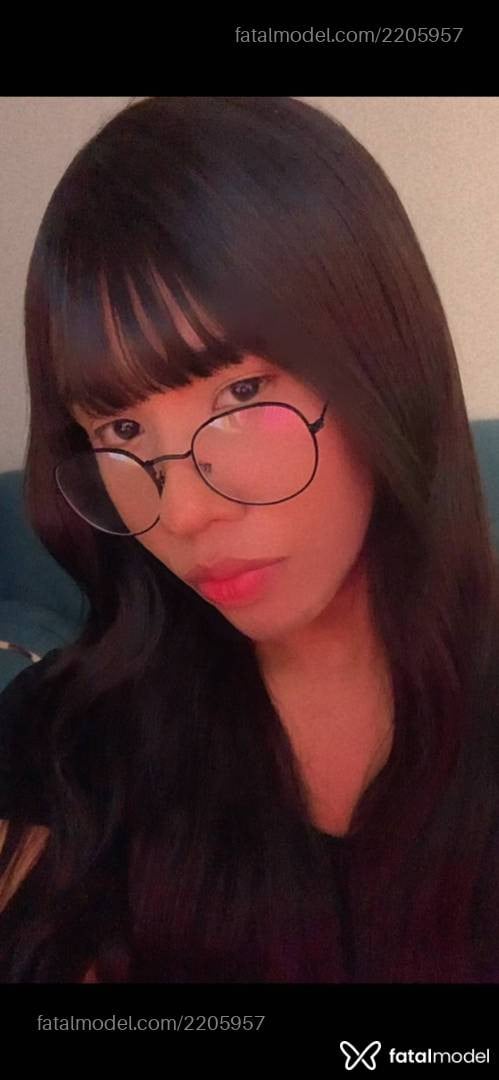Acompanhante mulher trans com cabelo castanho de olhos pretos em Virtual - Luana