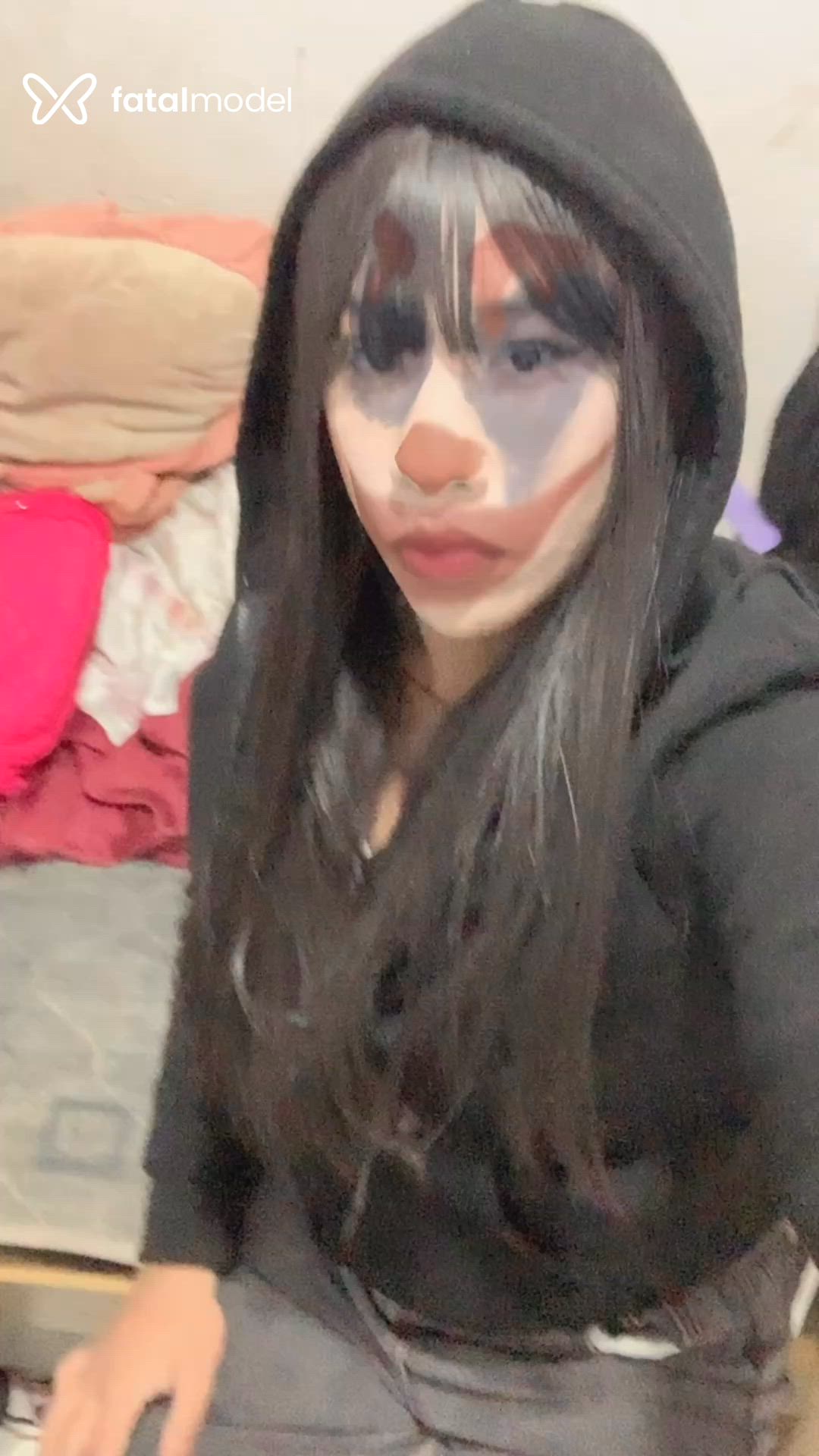 Acompanhante mulher trans com cabelo castanho de olhos pretos - Luana