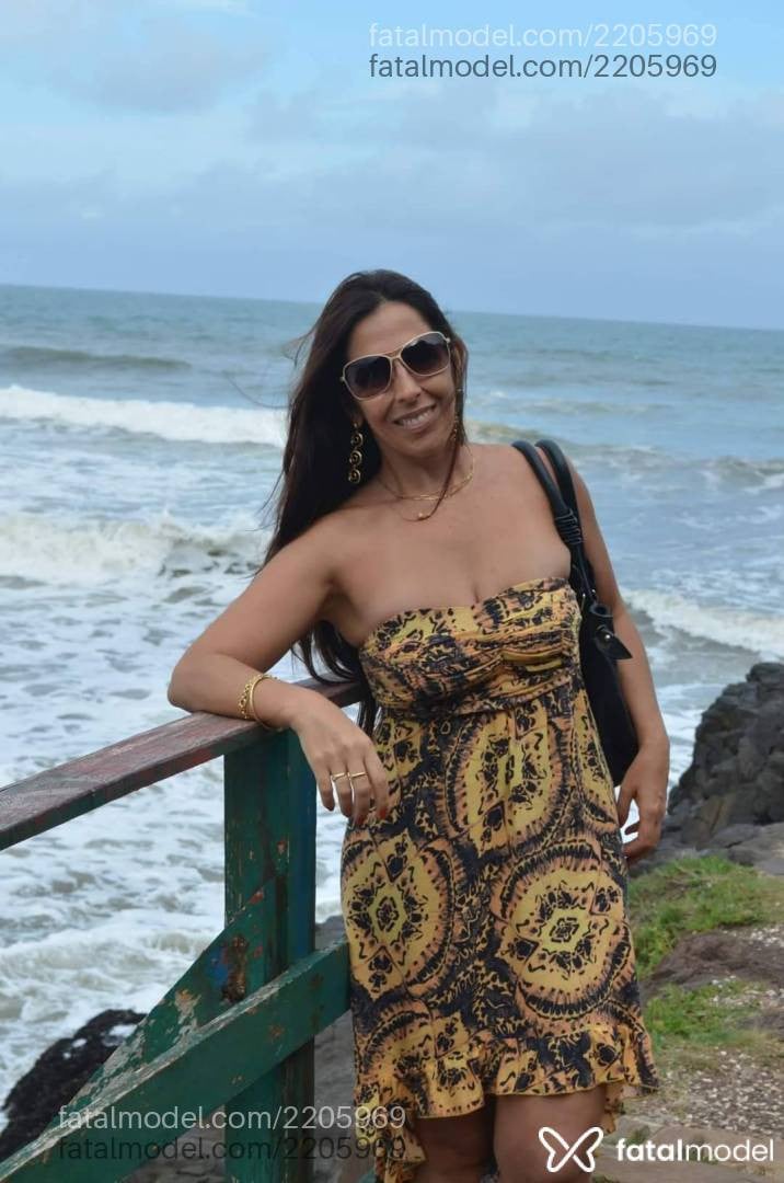 Acompanhante mulher com cabelo castanho de olhos castanhos em Porto Alegre - Luciana