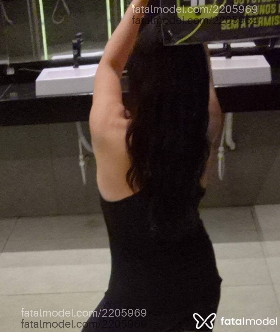 Acompanhante mulher com cabelo castanho de olhos castanhos - Luciana