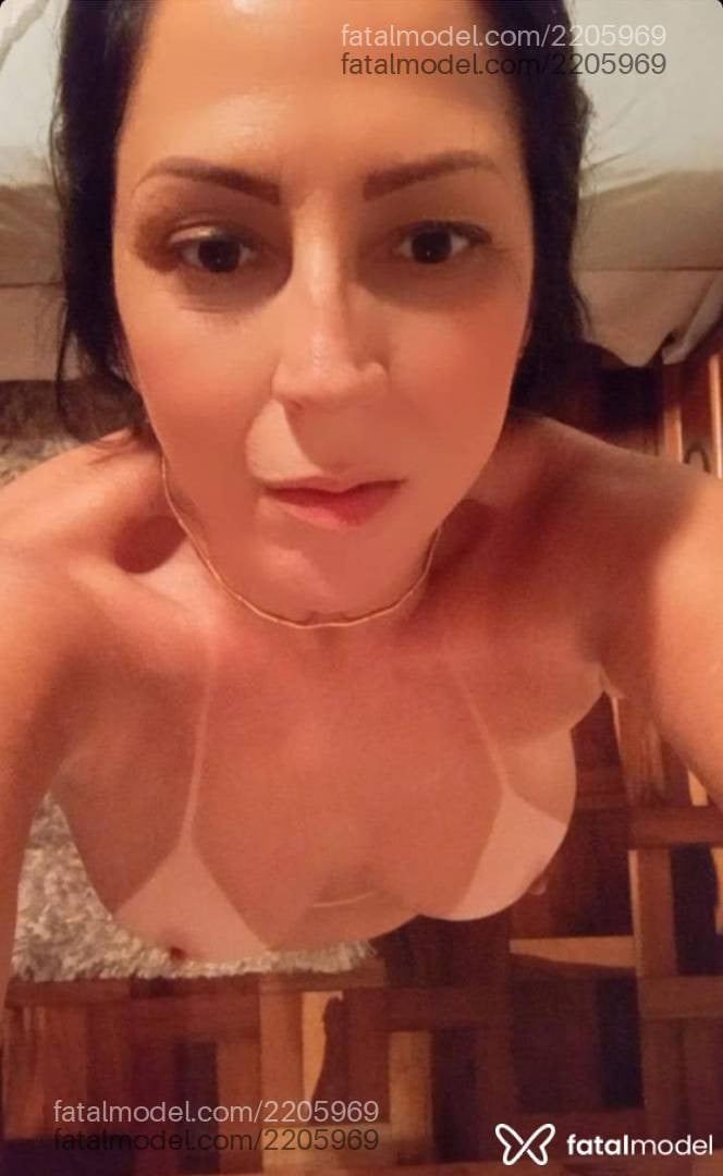 Acompanhante mulher com cabelo castanho de olhos castanhos em Porto Alegre - Luciana