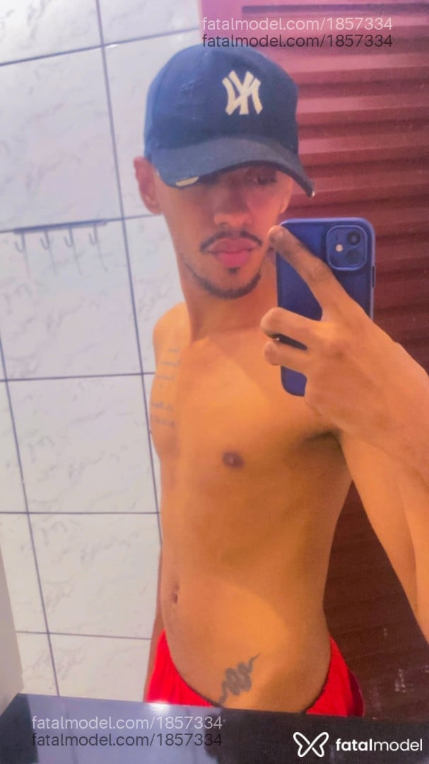 Acompanhante homem morena (o) de olhos pretos em Barra do Garças - Lipe Alves