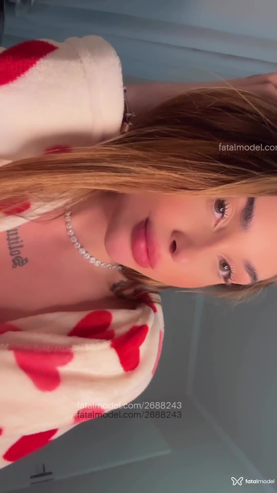 Acompanhante mulher com cabelo castanho de olhos mel em São Paulo - Luiza Nobréga