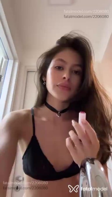Acompanhante mulher com cabelo castanho de olhos castanhos - Laura
