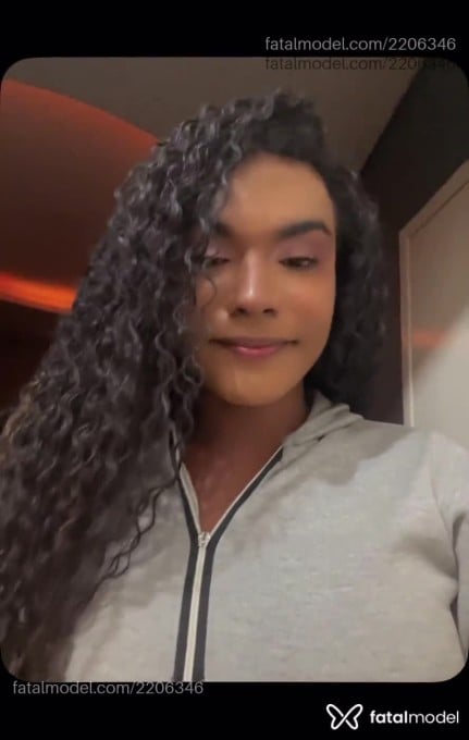 Acompanhante mulher trans morena (o) de olhos castanhos - Melissa Carvalho