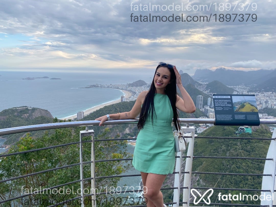 Acompanhante mulher com cabelo castanho de olhos verdes em Ribeirão Preto - Sophia Lara