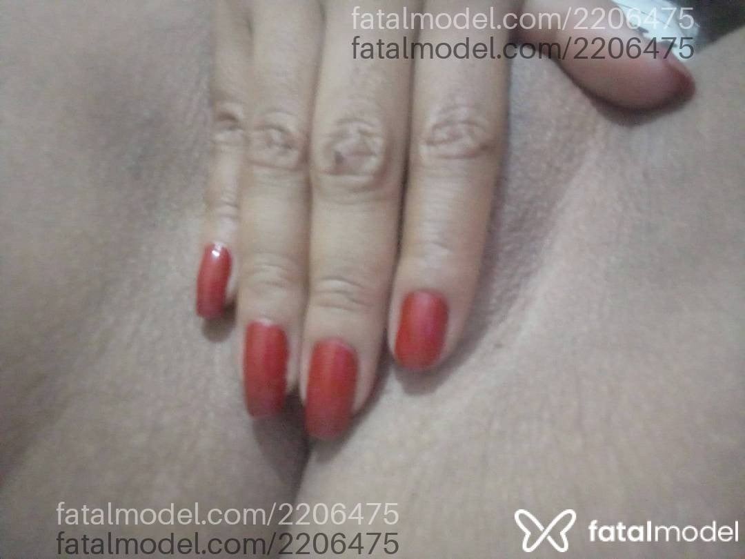 Acompanhante mulher com cabelo castanho de olhos castanhos - Julia May Acompanhante mulher com cabelo castanho de olhos castanhos - Julia May