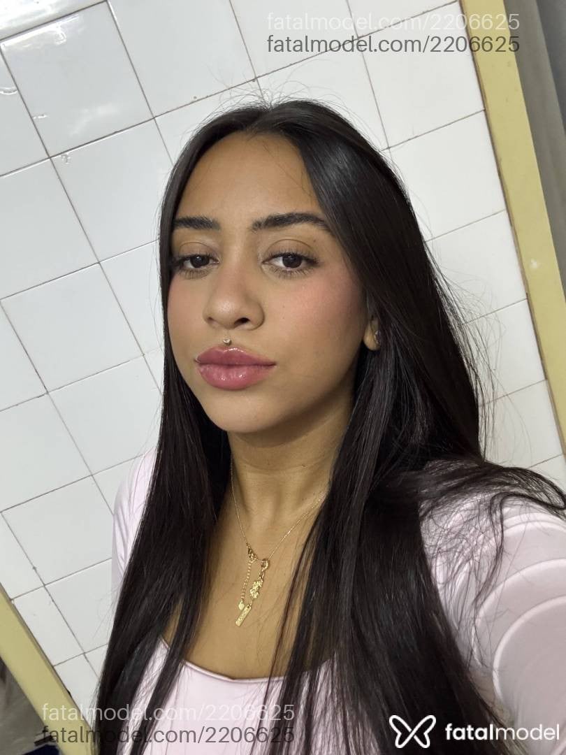 Acompanhante mulher morena (o) de olhos castanhos - Yasmin Alves