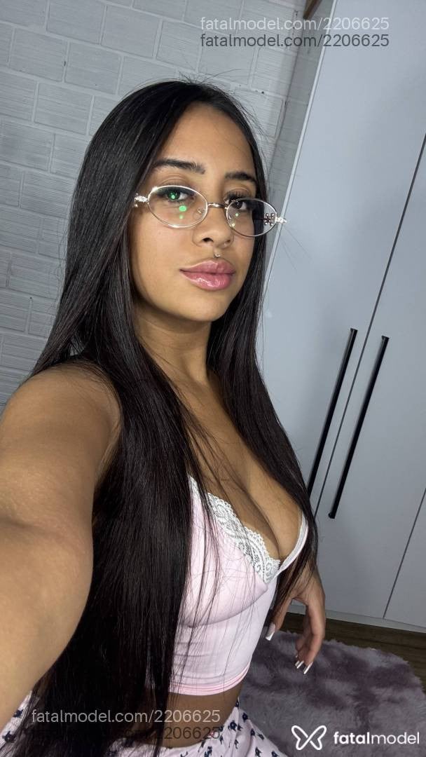 Acompanhante mulher morena (o) de olhos castanhos - Yasmin Alves