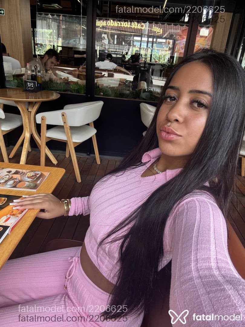 Acompanhante mulher morena (o) de olhos castanhos - Yasmin Alves