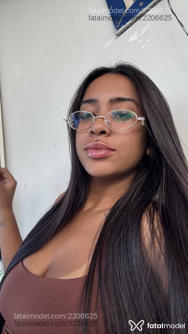 Acompanhante mulher morena (o) de olhos castanhos - Yasmin Alves