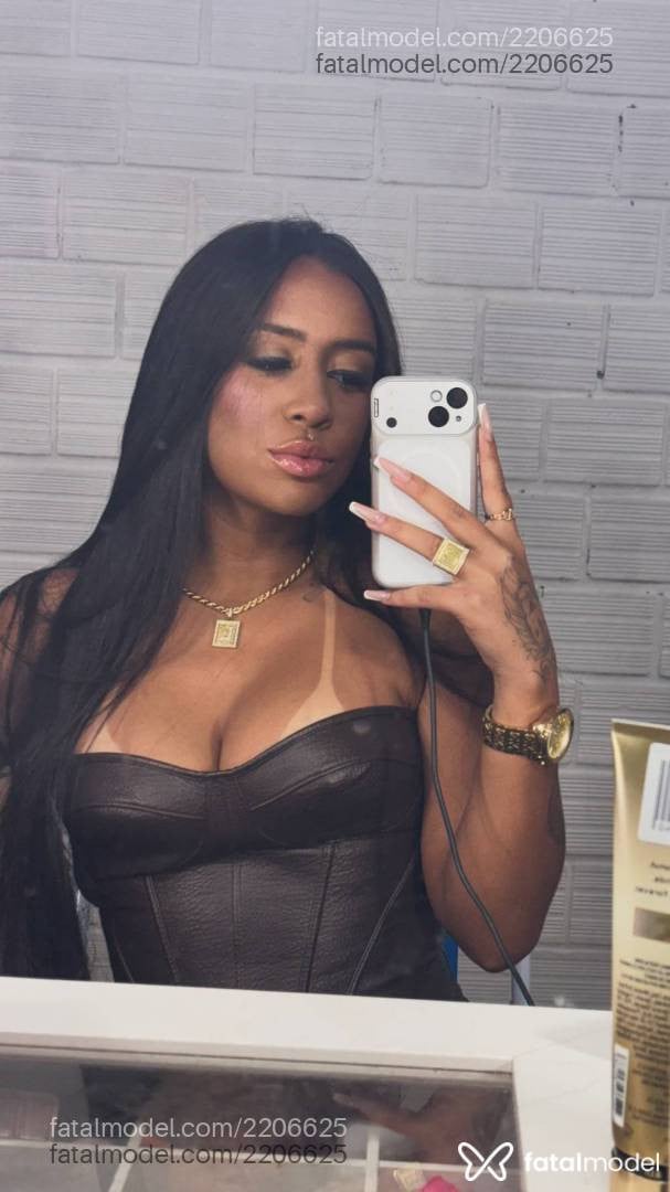 Acompanhante mulher morena (o) de olhos castanhos - Yasmin Alves
