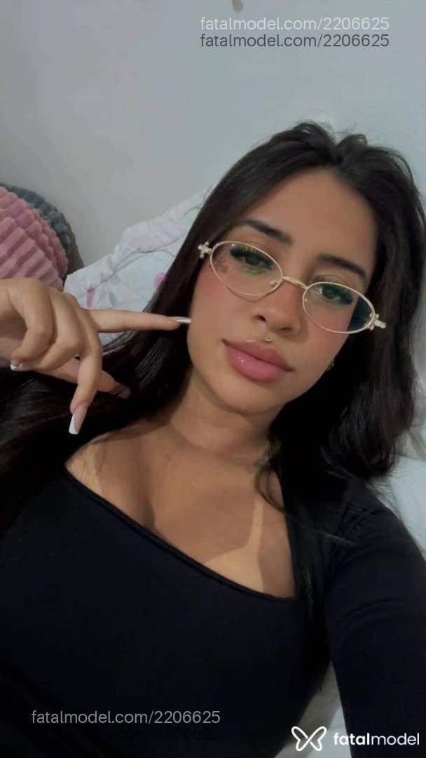 Acompanhante mulher morena (o) de olhos castanhos - Yasmin Alves