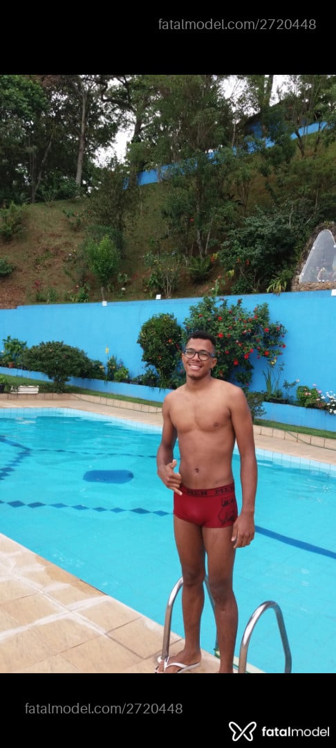 Acompanhante homem morena (o) de olhos pretos - Baianodotado Acompanhante homem morena (o) de olhos pretos - Baianodotado