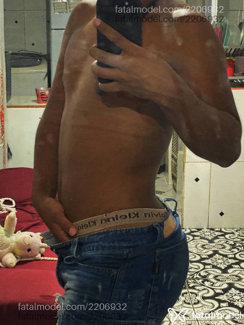 Acompanhante homem morena (o) de olhos pretos em Rio de Janeiro - Bbzinho