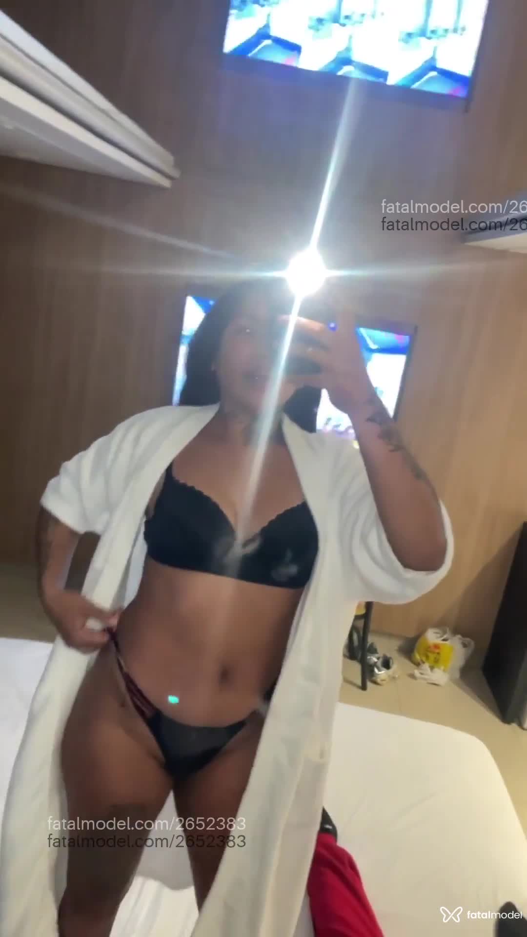 Acompanhante mulher morena (o) de olhos pretos em Porto Alegre Acompanhante mulher morena (o) de olhos pretos em Porto Alegre - Ana Julia