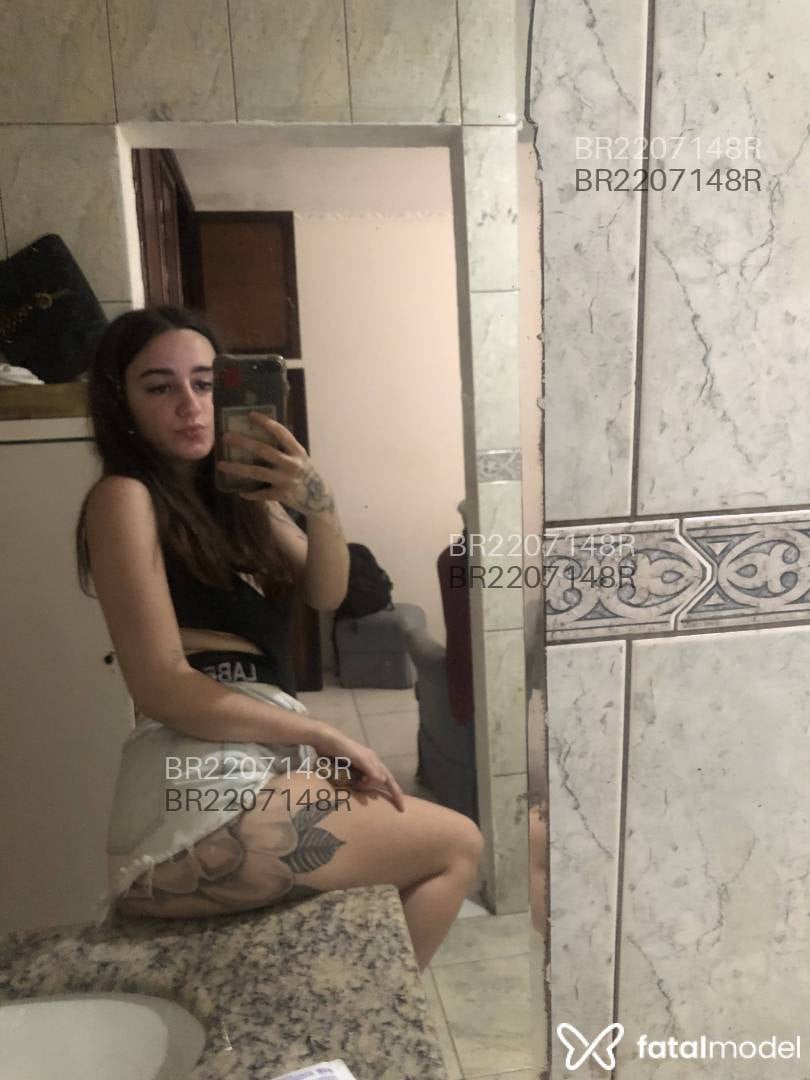 Acompanhante mulher com cabelo castanho de olhos castanhos em Florianópolis - Brenda