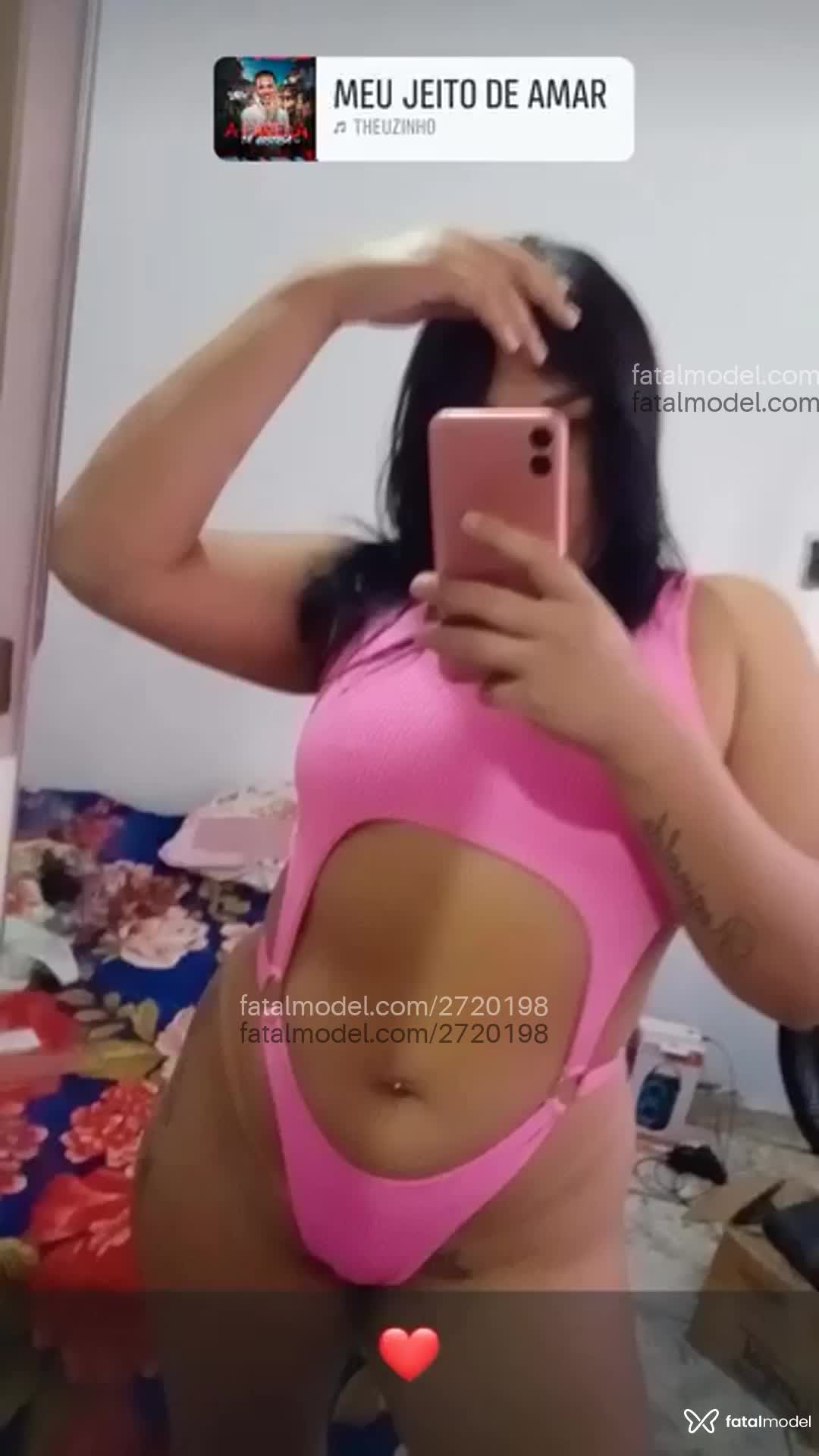Acompanhante mulher morena (o) de olhos castanhos em Virtual Acompanhante mulher morena (o) de olhos castanhos em Virtual - Amanda
