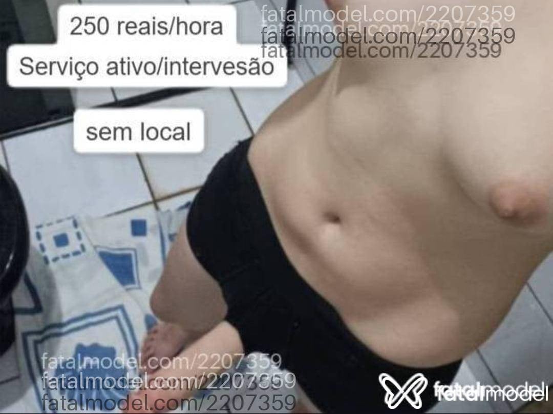Acompanhante não-binário morena (o) de olhos castanhos em Uberaba Acompanhante não-binário morena (o) de olhos castanhos em Uberaba - Ariel