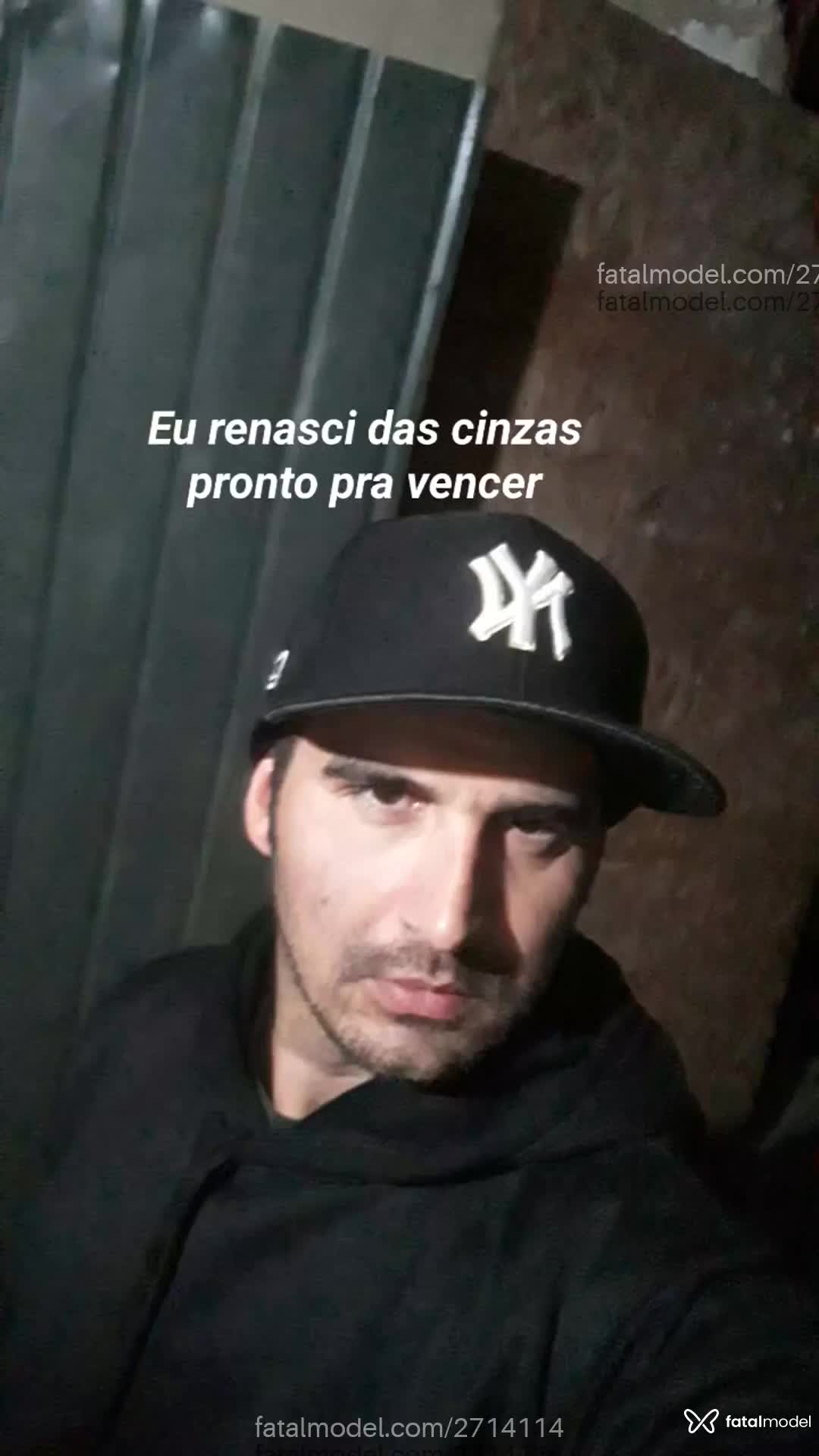 Acompanhante homem com cabelo castanho de olhos castanhos em Novo Hamburgo - Jonas
