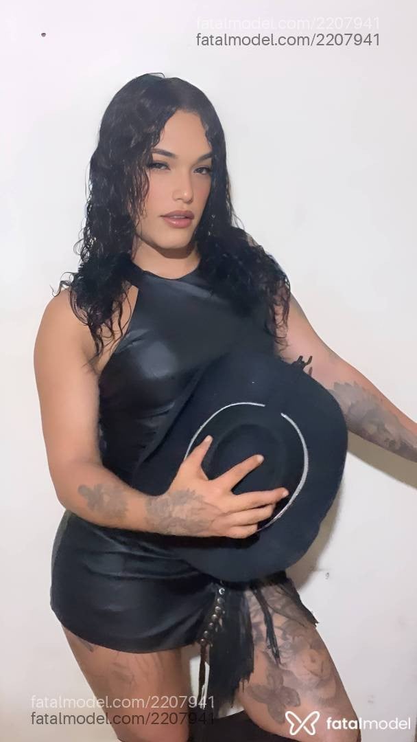 Acompanhante mulher trans com cabelo castanho de olhos castanhos em Barretos - Monalisa