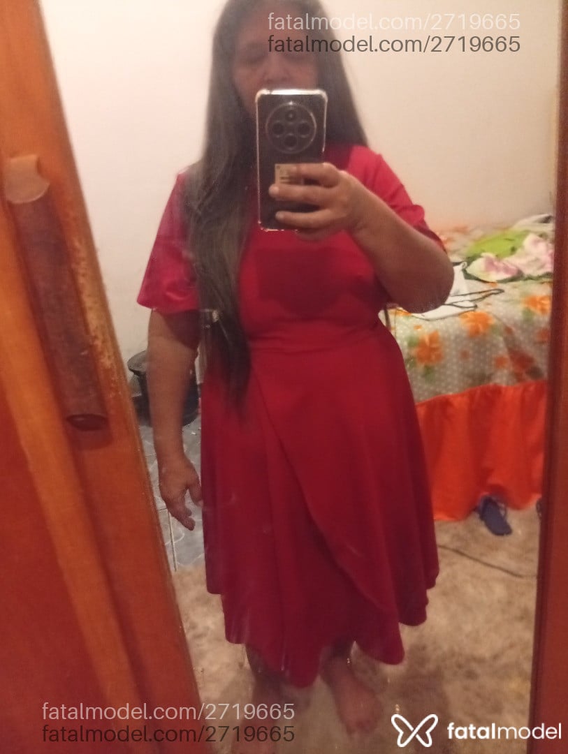 Acompanhante mulher com cabelo grisalho de olhos castanhos em Virtual - Verinha