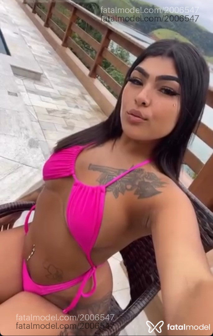 Acompanhante mulher morena (o) de olhos castanhos - Mirella